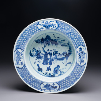 Een Chinees blauw-wit 'Xi Xiang Ji' bassin, Yongzheng