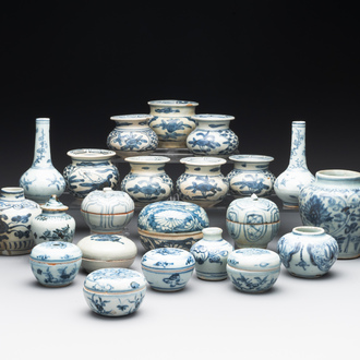 A varied collection of 22 Chinese blue and white jarlets, covered boxes and miniature vases, Ming