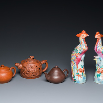 Three Chinese Yixing stoneware teapots and a pair of famille rose phoenixes, 19/20th C.