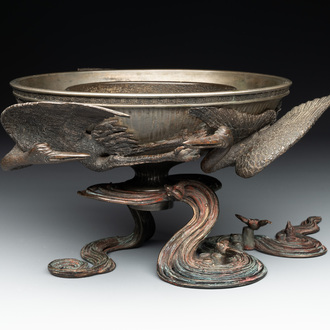 A Japanese copper, bronze and pewter Ikebana vessel, signed Kimura Toun 木村渡雲, Meiji, 19th C.