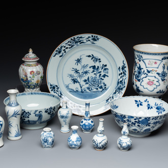 A varied collection of 13 Chinese famille rose, blue and white wares, Transitional period/19th C.