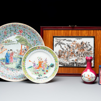 A varied collection of five Chinese famille rose, grisaille and iron-red porcelain, 20th C.