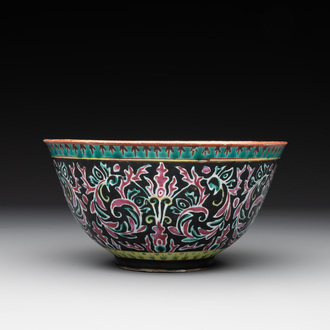 A rare Chinese black-ground Bencharong bowl for the Thai market, 19th C.