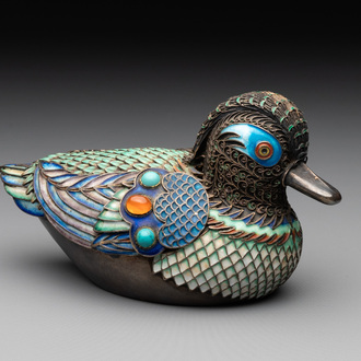 A Chinese precious stone inset, enamelled and filigree silver mandarin duck-form box and cover, 19/20th C.