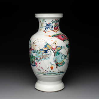 A Chinese famille rose 'warriors on horseback' vase, 18/19th C.