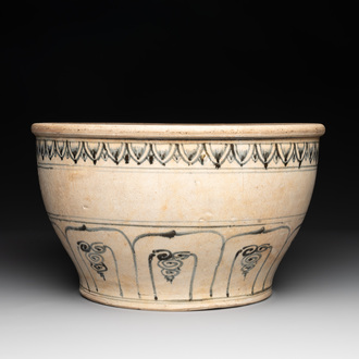 A Vietnamese or Annamese blue and white basin with floral design, 16th C.