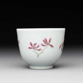 A Chinese famille rose 'orchid' cup, Tui Si Tang Zhi 退思堂製 mark, 19/20th C.