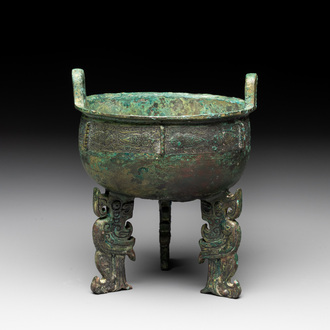 A rare Chinese archaic bronze tripod ritual food vessel, 'ding 鼎', Shang