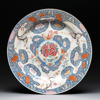 A massive Chinese Imari-rose dish with floral design, Yongzheng