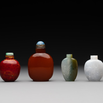 Four Chinese Peking glass, agate and jade snuff bottles, 19/20th C.