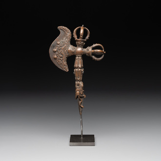 A Tibetan bronze and cast iron ritual dagger or 'phurba', 18/19th C.