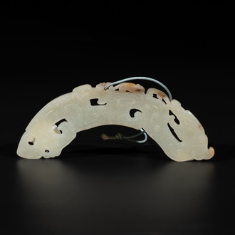 A Chinese white jade 'chilong' amulet, 17/18th C.