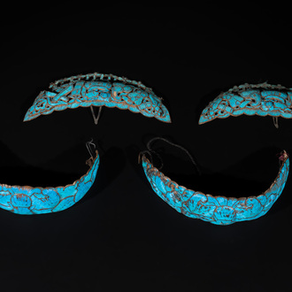 A pair of Chinese kingfisher feather tiaras and a pair of 'bajixiang' hairpins, 19th C.