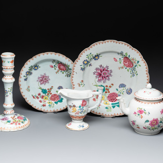Five Chinese famille rose wares with floral design, Qianlong