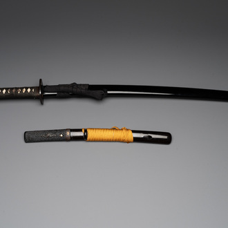 A Japanase katana koshirae and a tanto koshirae with lacquered sheaths, Edo, 18/19th C.
