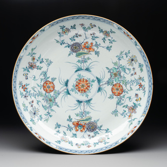 A Chinese doucai dish with floral design, Yongzheng