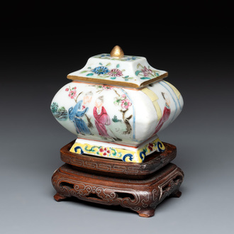 A fine Chinese famille rose covered water pot with figural design on wooden stand, 18th C.