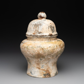 A Chinese archaistic jade vase and cover, 20th C.