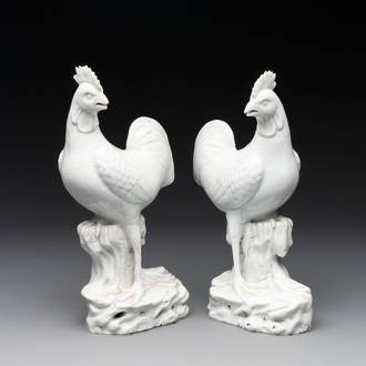 A pair of Chinese Dehua blanc de Chine models of roosters, 18th C.