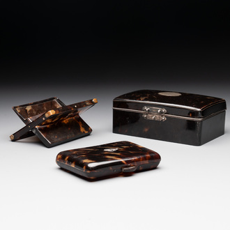 A tortoiseshell cigarette case, a card holder and a casket, 19/20th C.