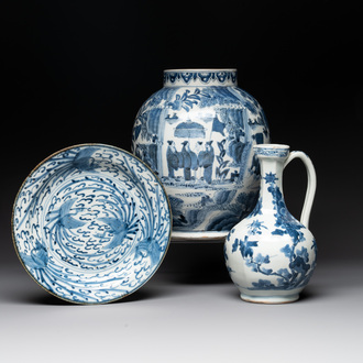 A Japanese Arita blue and white jar, a dish and a ewer, Edo, 17/18th C.