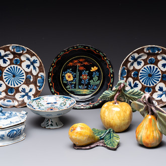A collection of eight polychrome, blue and white Dutch Delftwares, 18/19th C.