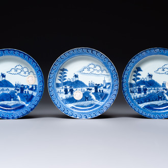 Three Chinese blue and white 'Scheveningen' or 'Nabeshima' plates, Kangxi