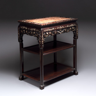 A Chinese mother-of-pearl inlaid hongmu three-tier console table with marble top, 19/20th C.