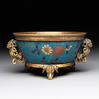 A fine and rare Chinese gilt cloisonné tripod censer with floral design and 'luduan' handles, Jingtai mark, 17th C.