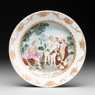 A fine Chinese famille rose 'The judgement of Paris' plate, Qianlong