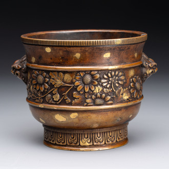 A Chinese gold-splashed bronze cylindrical censer with lion-form handles, Xuande mark, 19/20th C.