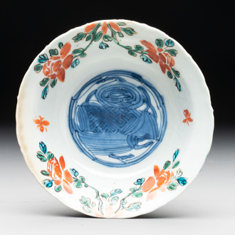 A rare Chinese iron-red and green-enamelled blue and white 'klapmuts' bowl, Wanli/late Ming