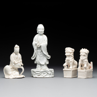 Two Chinese Dehua blanc de Chine figures of Guanyin and Shoulao and a pair of Buddhist lions, He Chaozong 何朝宗 mark, 18/19th C.