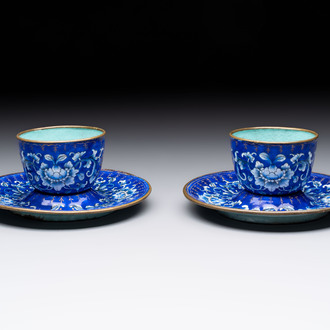 A pair of Chinese Canton enamel 'double happiness 囍' trembleuse cups and saucers, Qianlong/Jiaqing