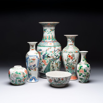 Four Chinese famille verte vases, a jar and a bowl, 19th C.