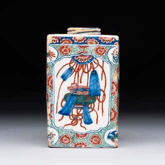 A Dutch Delft cashmere palette tea caddy, early 18th C.