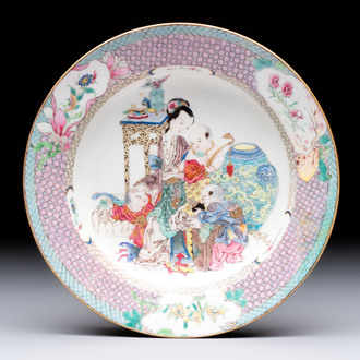 A fine Chinese famille rose ruby-back eggshell plate with a lady and playing boys, Yongzheng