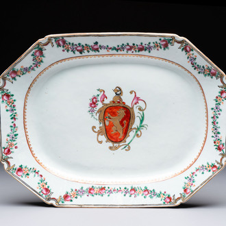 A Chinese famille rose armorial dish with an unidentified coat of arms, Qianlong