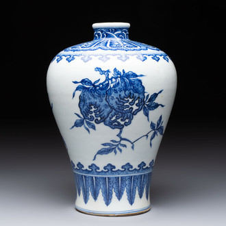 A Chinese blue and white 'sanduo' 'meiping' vase, 18th C.