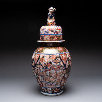 A large Japanese Imari vase and cover, Meiji, 19th C.