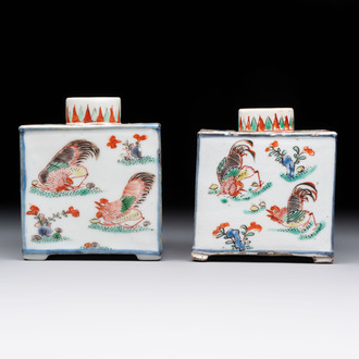 A pair of Chinese famille verte rectangular 'fighting roosters' tea caddies, Kangxi