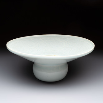A Chinese qingbai spittoon with incised floral design, Song/Yuan