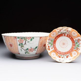 A Chinese famille verte bowl and saucer with floral design, Kangxi
