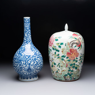 A Chinese blue and white bottle vase and a famille rose 'peaches' jar, 19th C.