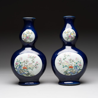 A pair of Chinese famille rose blue-ground wall pocket vases with floral design, Jing Shun Tang 經筍堂 mark, 19th C.