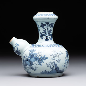 A blue and white Dutch Delft chinoiserie kendi, 17th C.