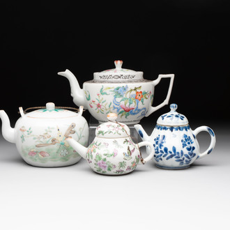 Four Chinese blue, white and famille rose covered teapots, Tongzhi and Hu Mao Ji 胡茂記 mark, Kangxi and later
