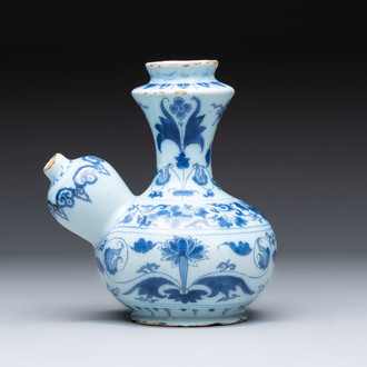 A blue and white Dutch Delft chinoiserie kendi, late 17th C.