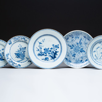 Five Chinese blue and white 'birds and flowers' and 'peony scroll' plates and dishes, 18/19th C.