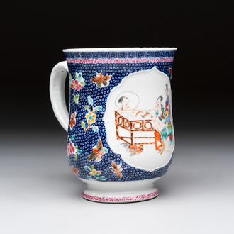 A Chinese famille rose mug with figural design, Qianlong